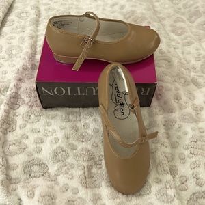 Girls a revolution Tap dance shoes **New